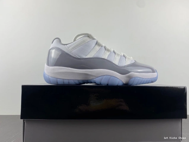 1st Kicks Cement AV2187-140 Air Jordan Low Grey 11 0806